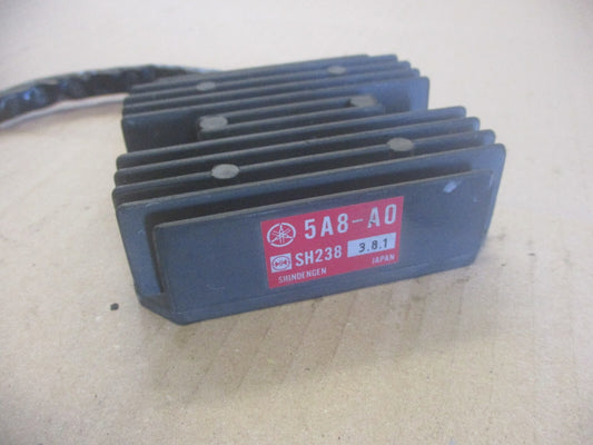 Régulateur 5A8-A0 + connecteur d'adaptation pour Yamaha 660 XTZ - 3YF
