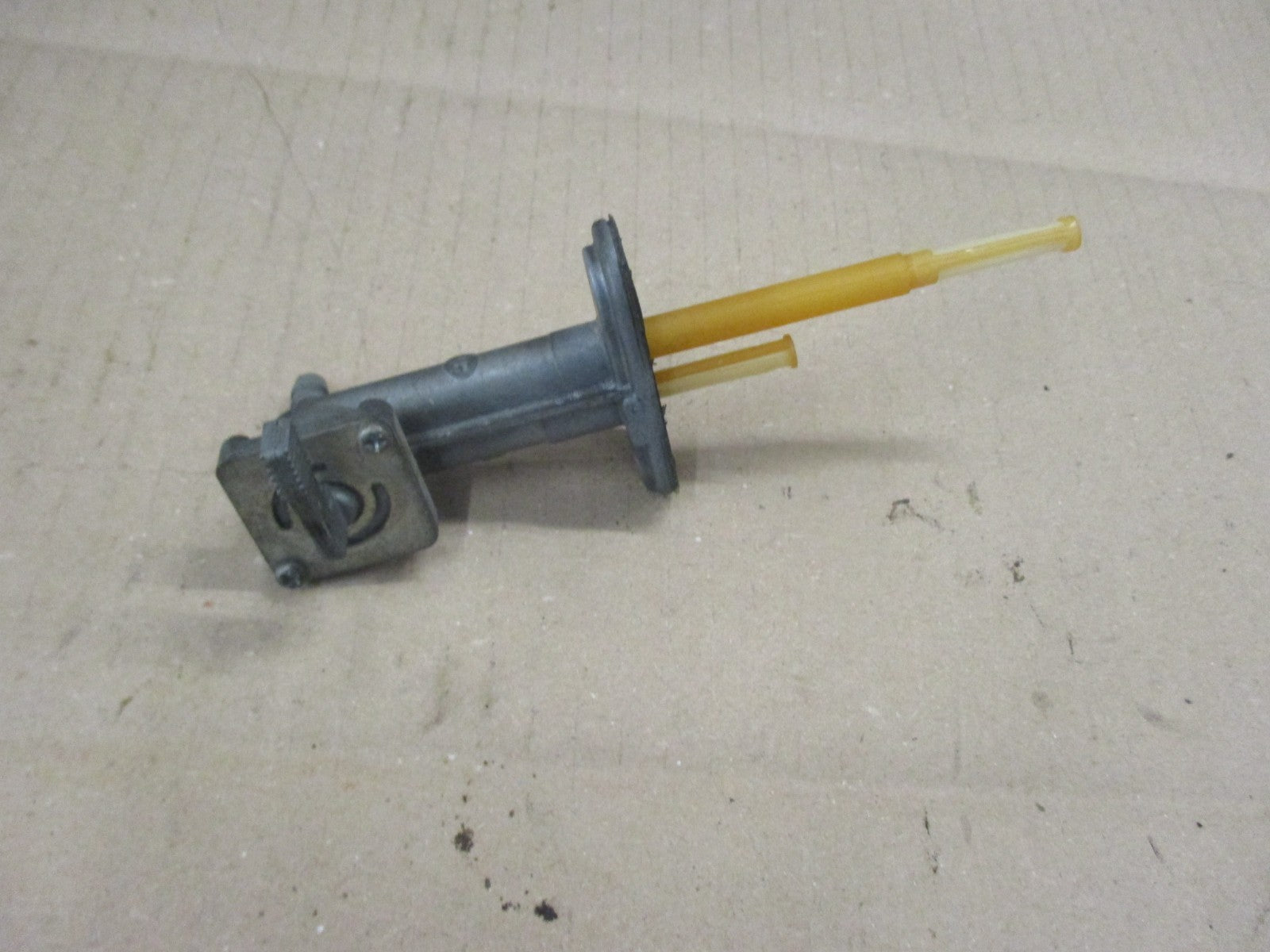 Robinet d'essence pour Kawasaki 125 KMX - MX125B