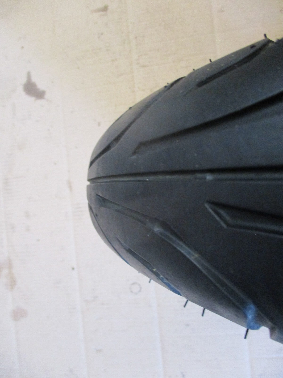 Roue arrière avec pneu DUNLOP Arrowmax ayant peu roulé pour Yamaha 125 TZR - 2RL
