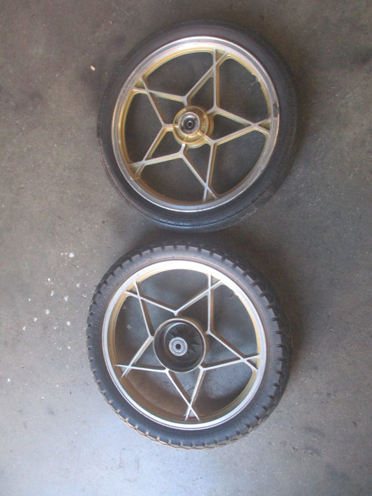 Roue avant et arrière pour Suzuki 125 GT Gold Label