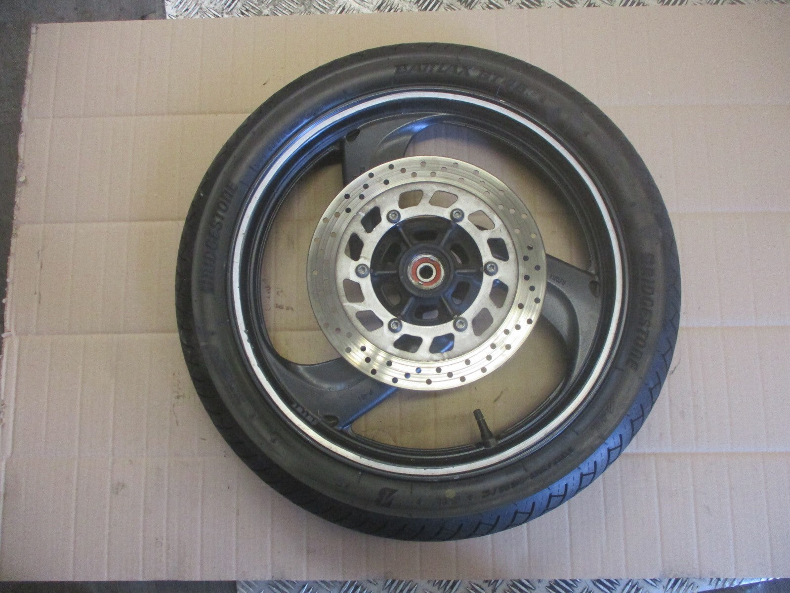 Roues avant + arrière pneu BRIDGESTONE très peu roulé Yamaha 125 TDR - 4FU - 5AE