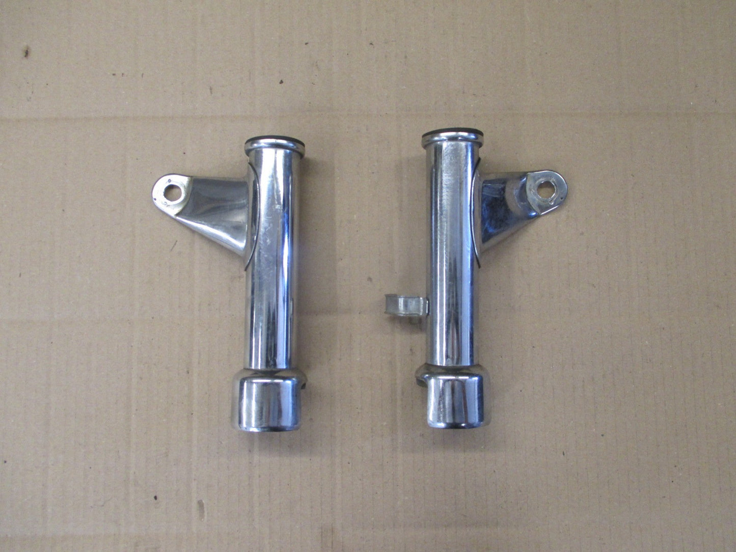 Pattes de phare pour Honda 125 CM - JC05
