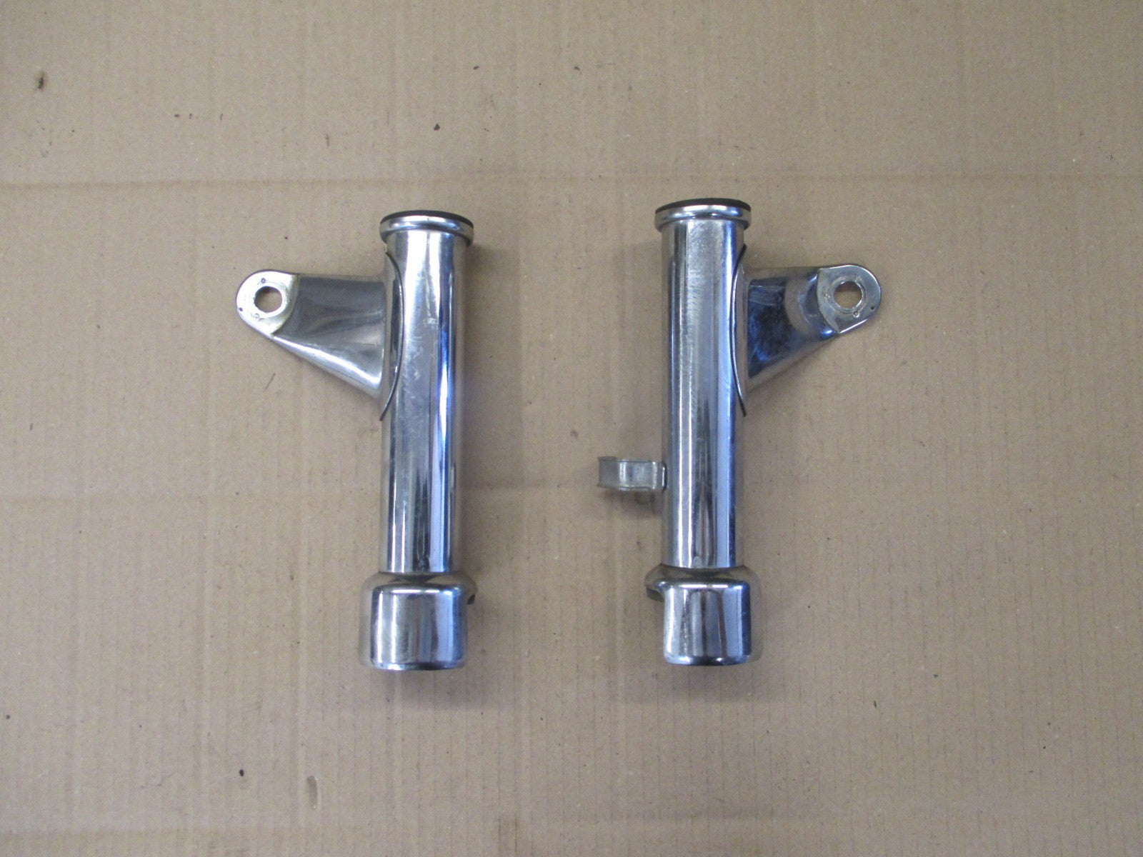 Pattes de phare pour Honda 125 CM - JC05