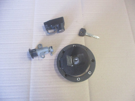 Bouchon essence + serrure de selle + casque pour Yamaha 125 TDR modèle 4FU / 5AE