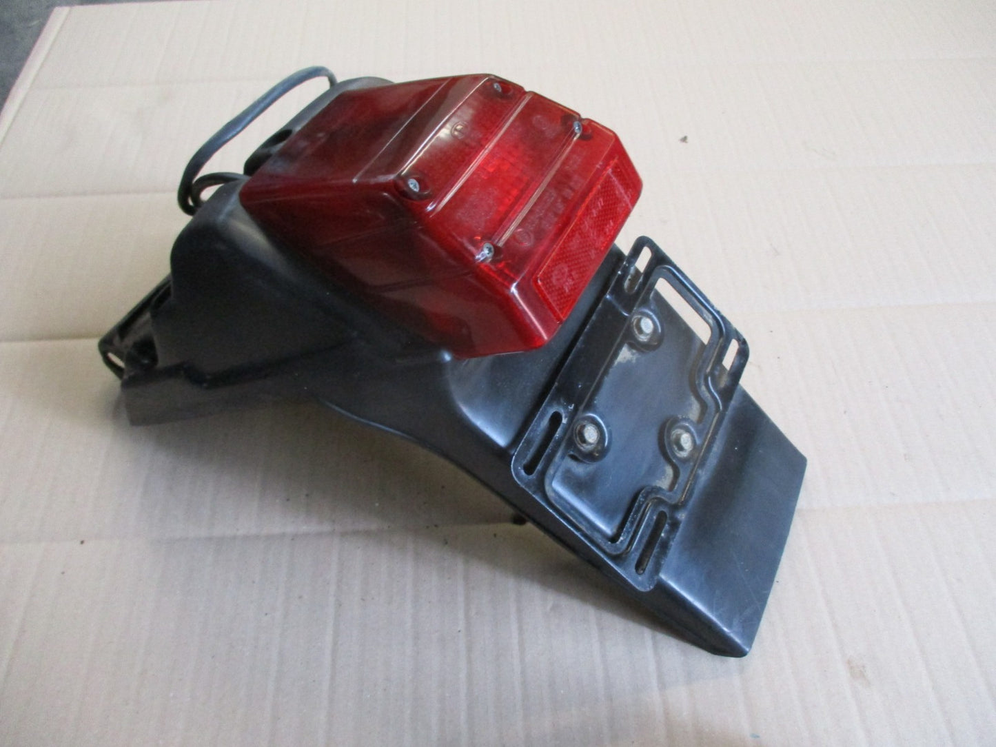 Bavette + feu arrière + support de plaque pour Honda 125 NX Transcity - JD12