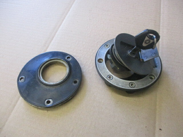Bouchon essence + joint + plaque pour Yamaha 125 TDR modèle 3XD