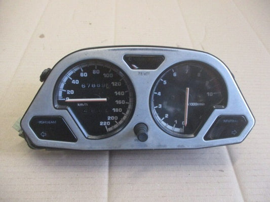 Bloc compteur - compte tours 67889 kms pour 750 XTZ - 3LD