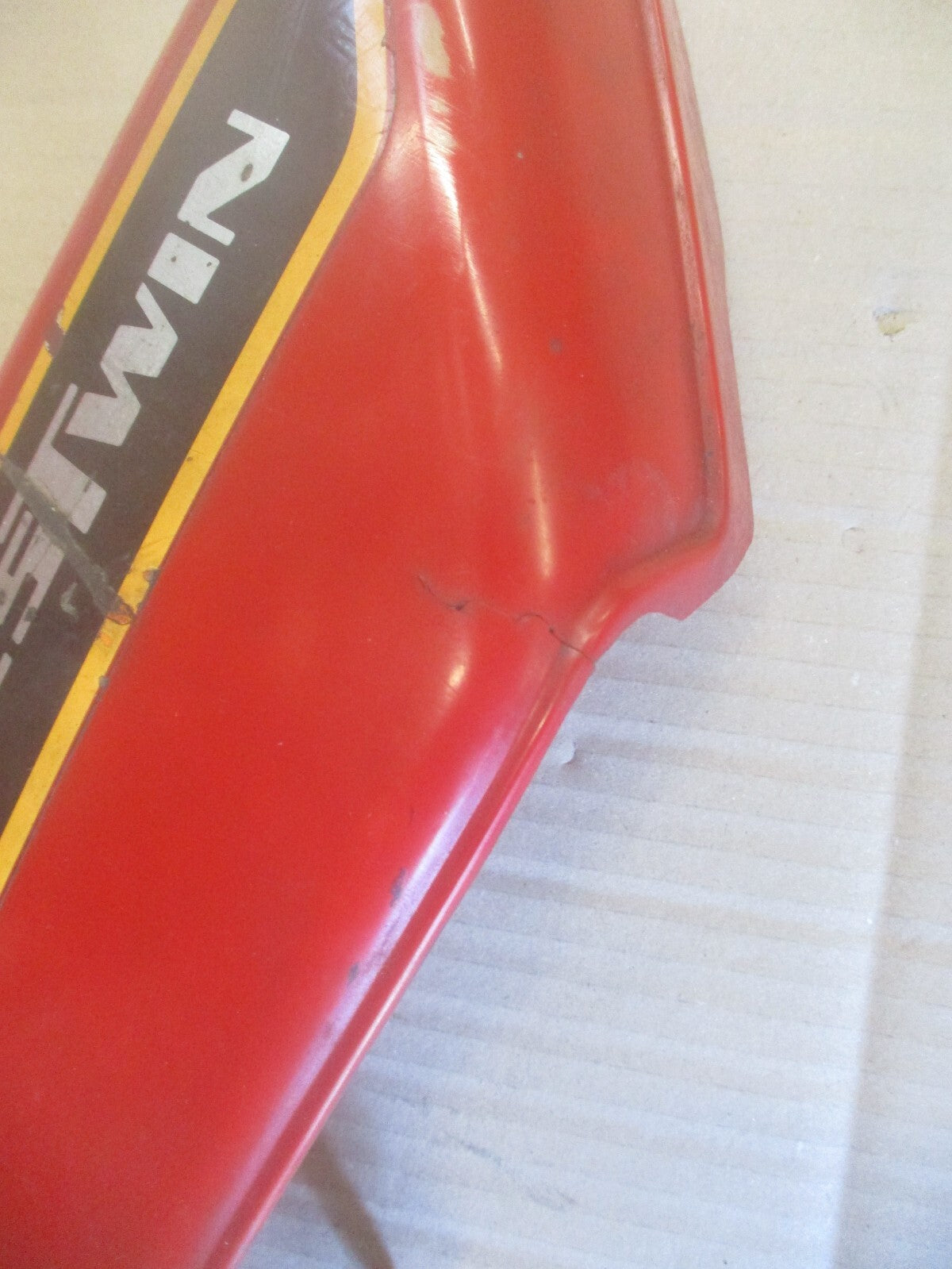 Cache latéral gauche pour Honda 125 CBT - CB125T - 125 Twin