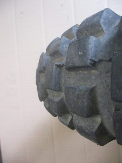 Roue arrière comme neuve avec pneu très peu roulé pour Yamaha 125 XT - 12V - 3YU