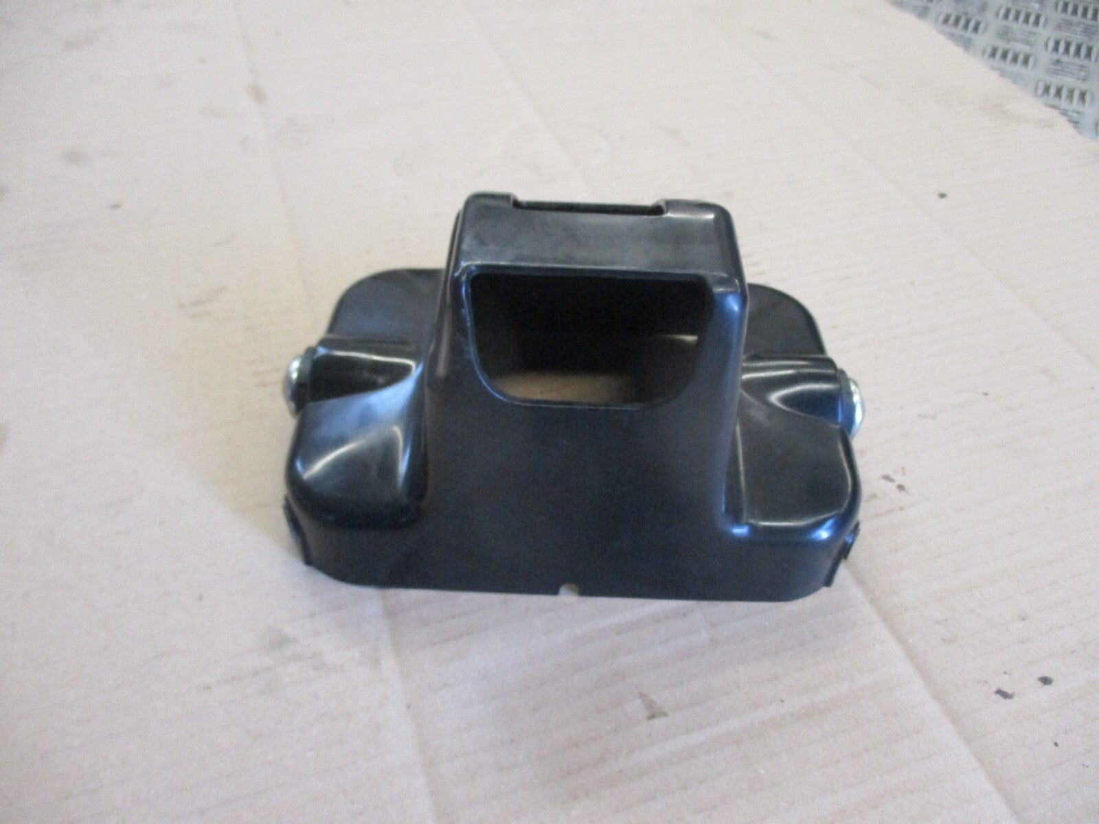 Cuvelage de phare + visserie de fixation pour Yamaha 125 TZR - 2RL