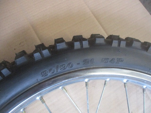 Roue avant comme neuve avec pneu très peu roulé pour Yamaha 125 XT - 12V - 3YU