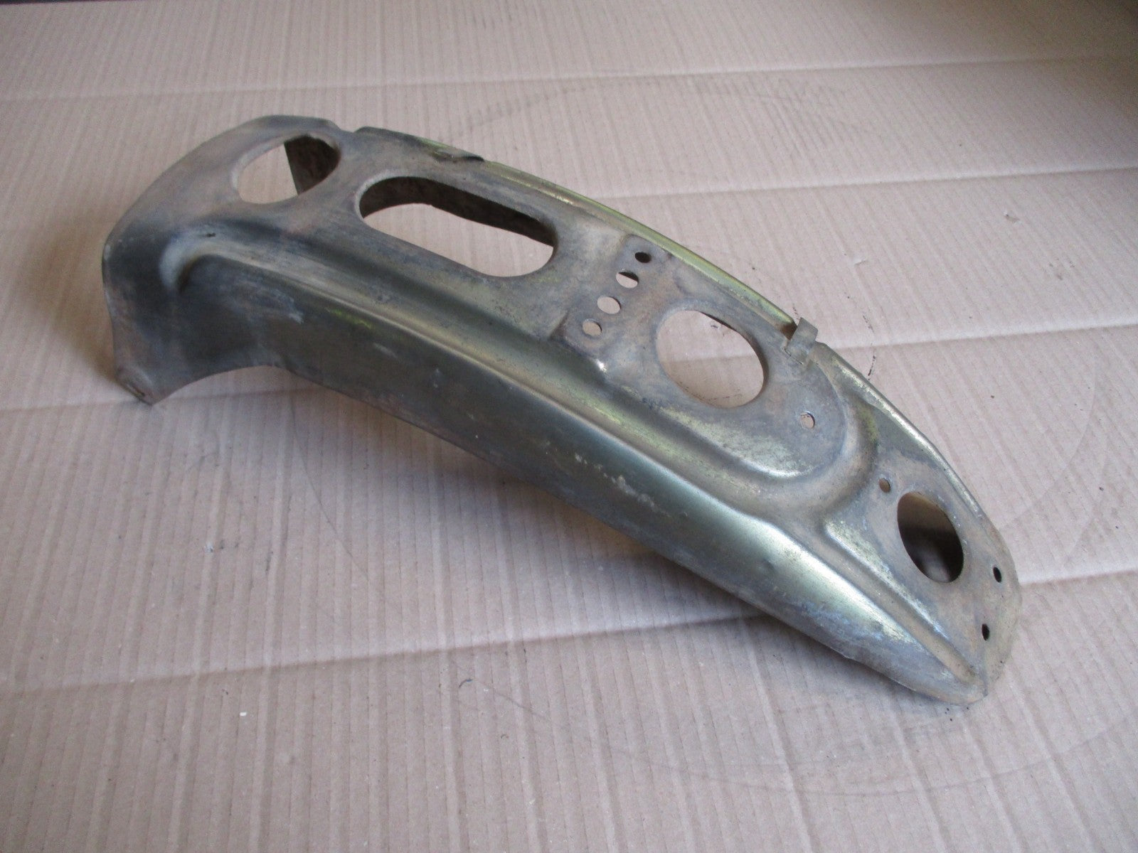 Support garde boue arrière pour Yamaha 125 DTMX - 2A8