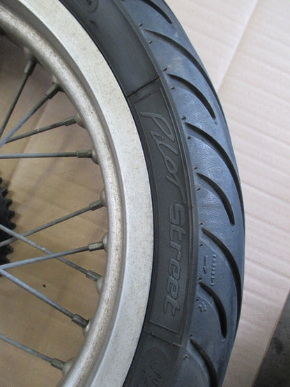 Roue arrière avec pneu MICHELIN ayant peu roulé Yamaha 125 XTX - 17 pouces
