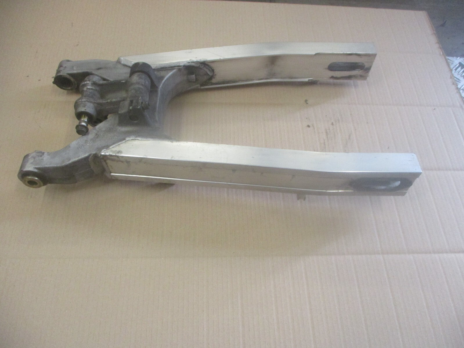 Bras oscillant pour Honda 750 VFR - RC24