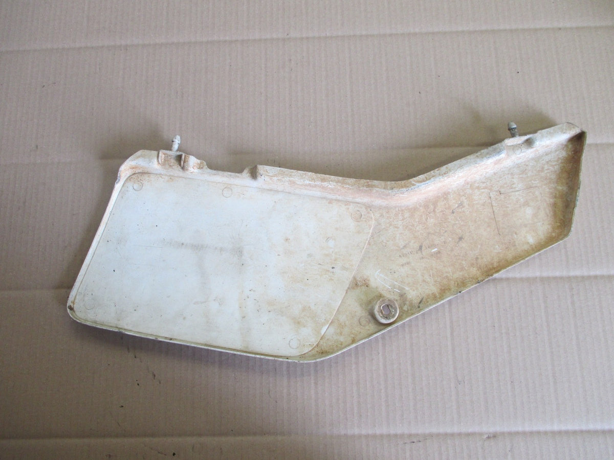 Cache latéral gauche pour Suzuki 600 DR - 650 DR - SN41A - SP41A