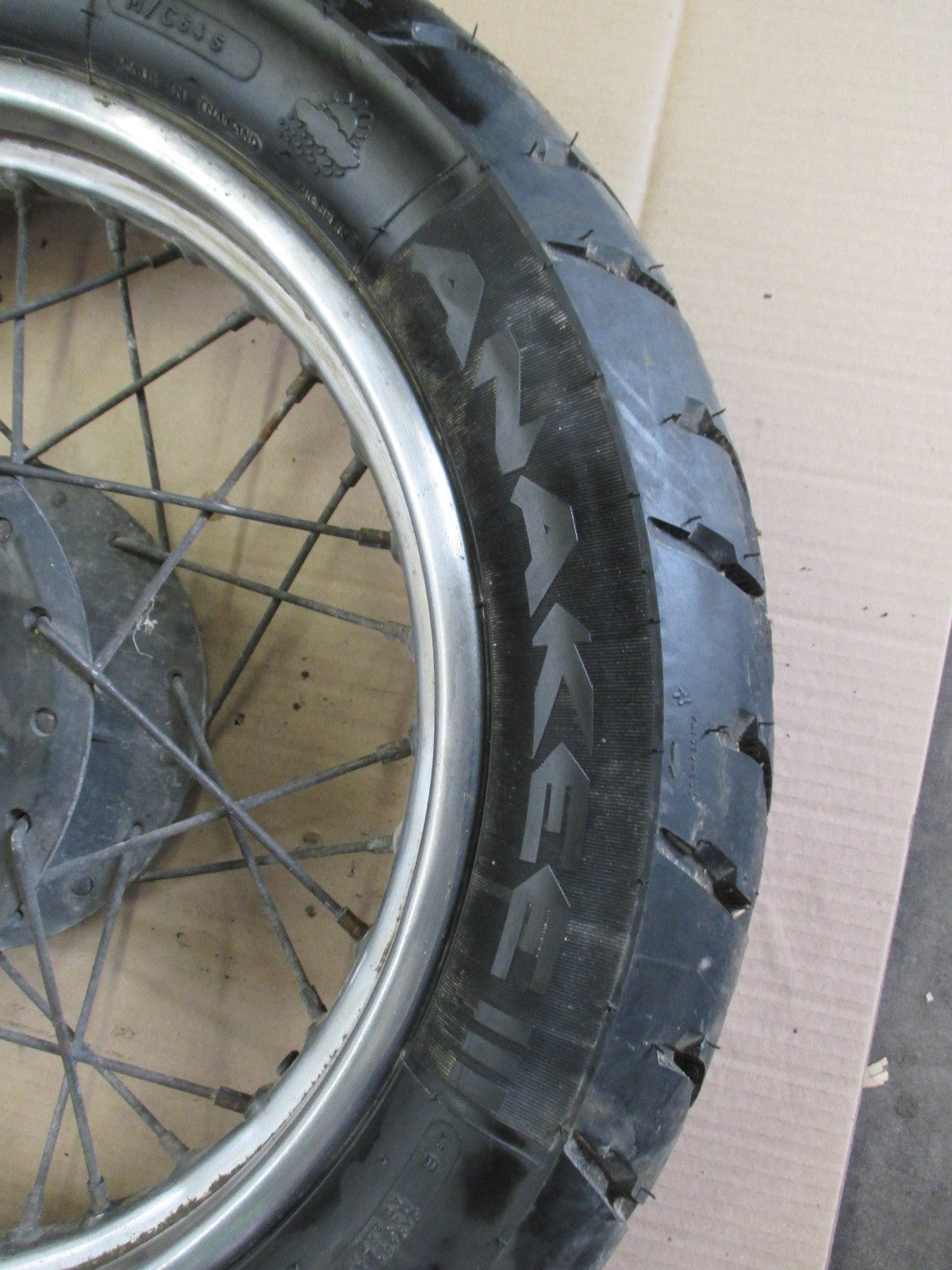 Roue arrière d'origine avec pneu quasi neuf Yamaha 600 XTE - 3TB - 4PT - DJ02
