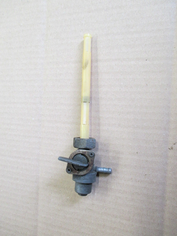 Robinet d'essence pour Honda 600 XLL - XLM - XLLM - PD04