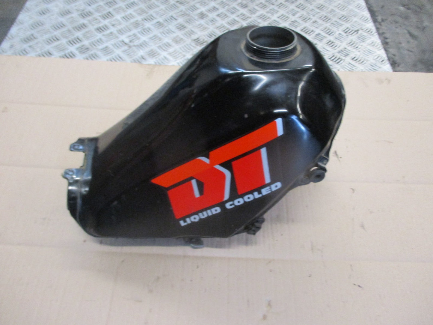 Réservoir d'essence pour Yamaha 125 DTLC - 34X - 1HR - 57U
