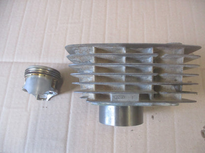Cylindre / piston pour Honda 125 CLR - City Fly - JD18A