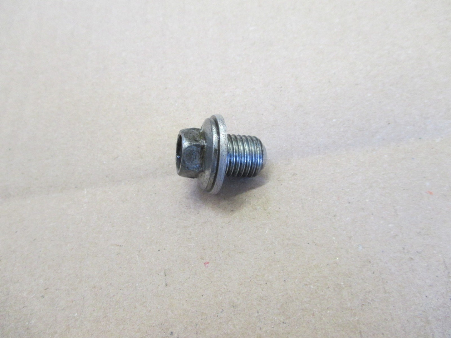 Vis de vidange + joint pour Honda 125 CBF - JC74