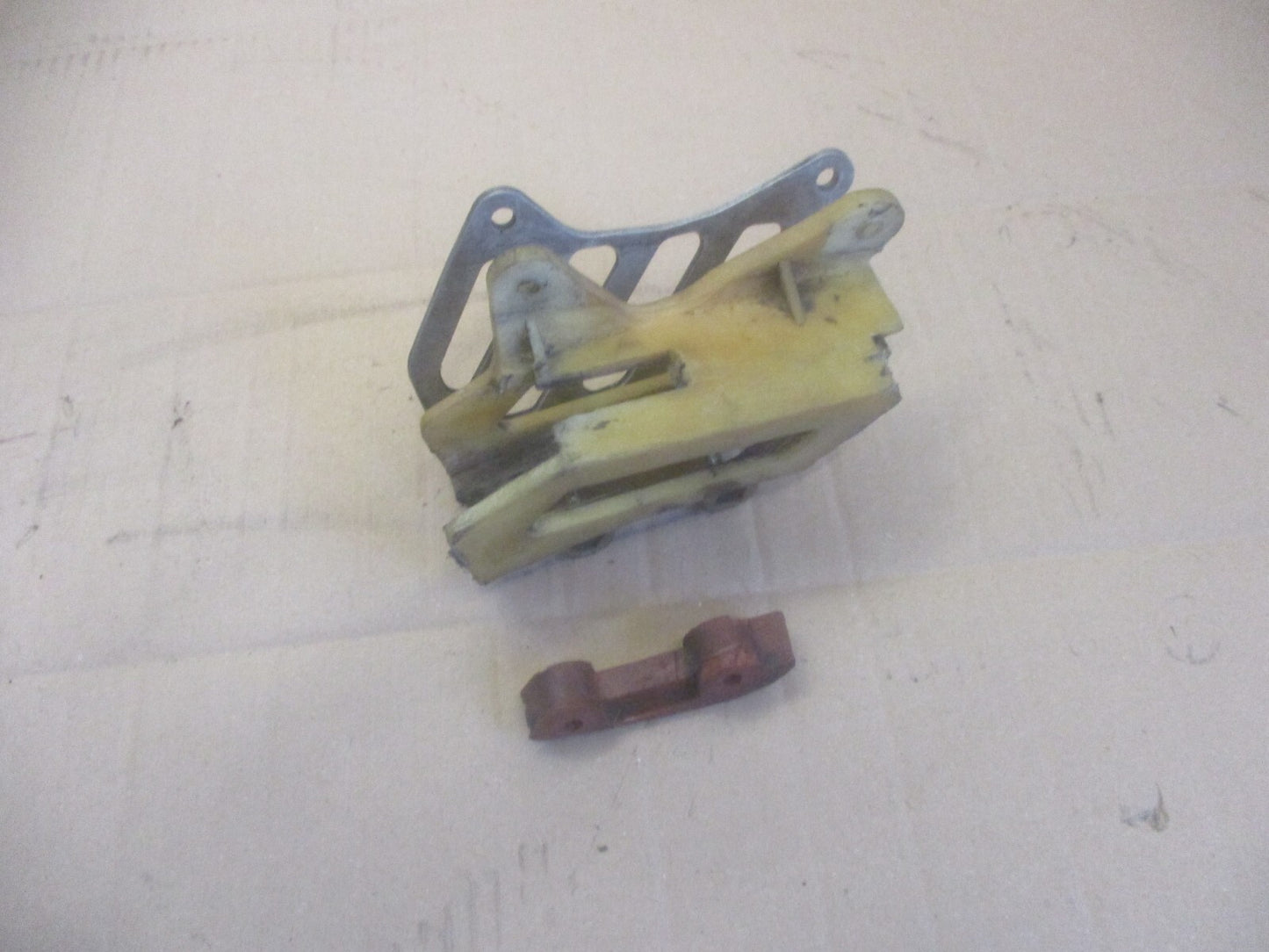 Guide chaîne pour Yamaha 600 TTR - DJ01 - 1999