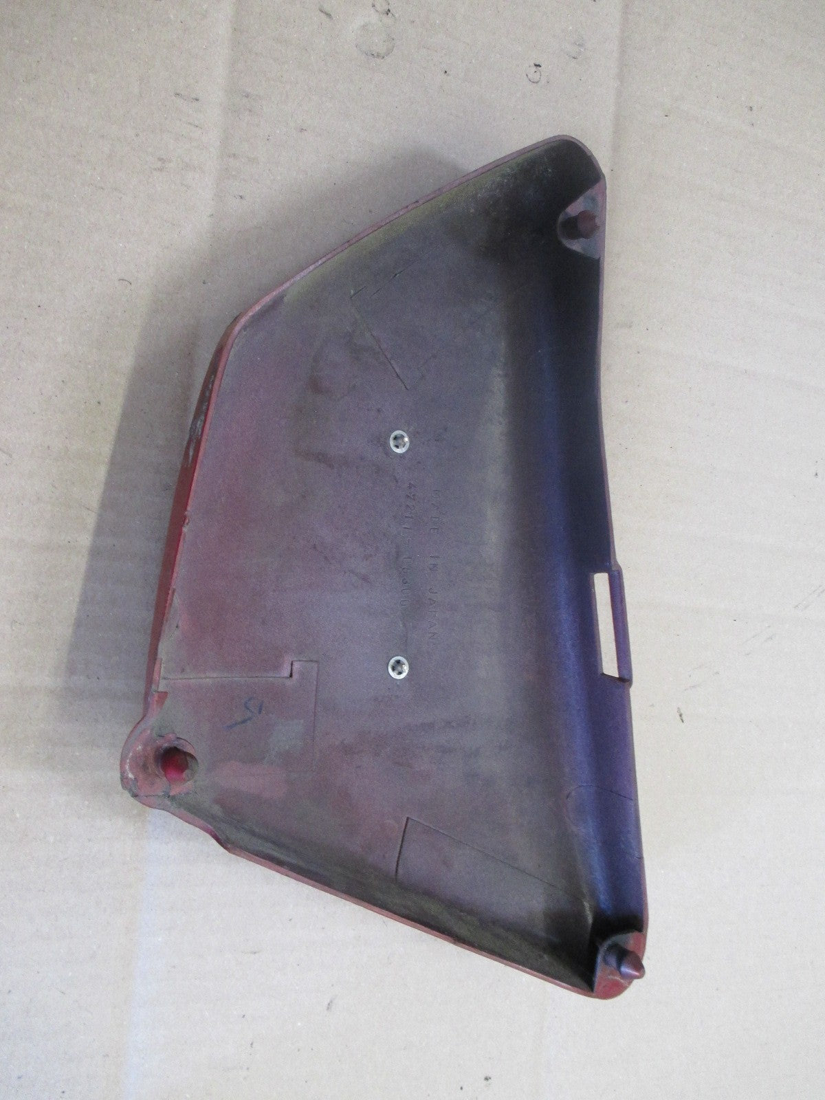 Cache latéral gauche pour Suzuki 125 GN - NF41A