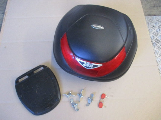 Top case + support GIVI, comme neuf, deux clés