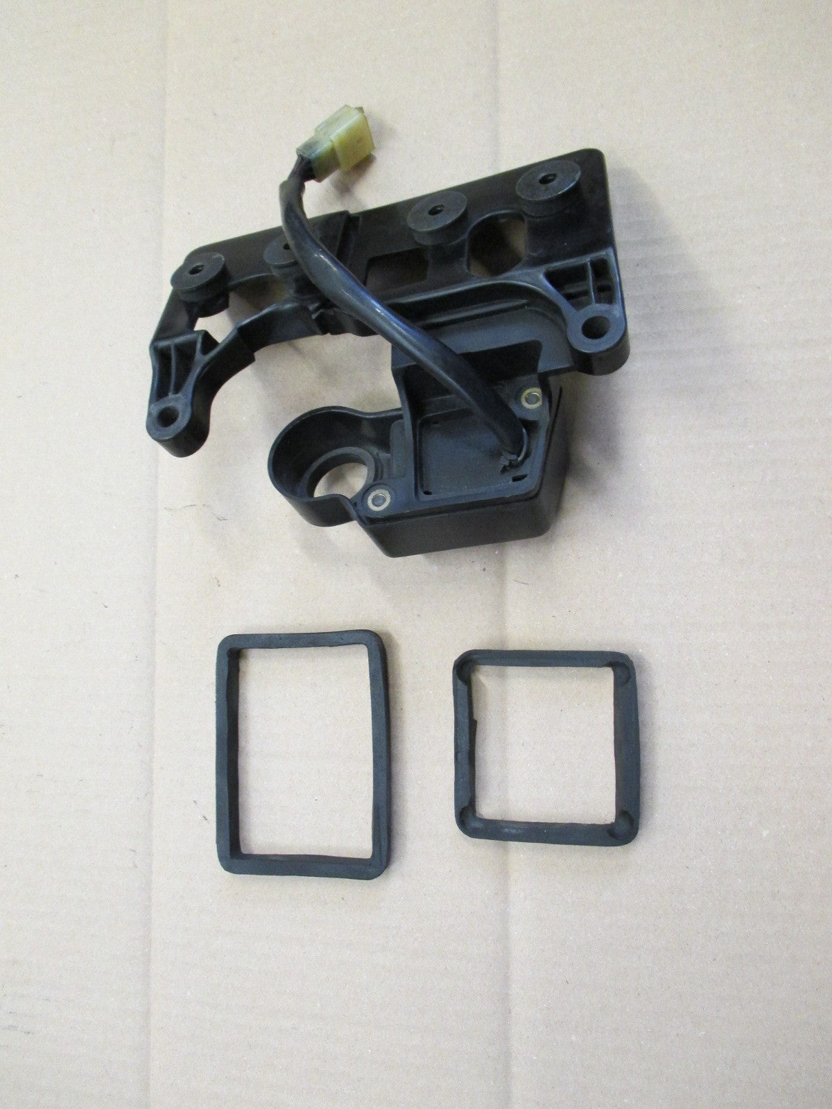 Support compteur compte tours + porte fusibles Honda 600 XLL - XLM - XLLM - PD04