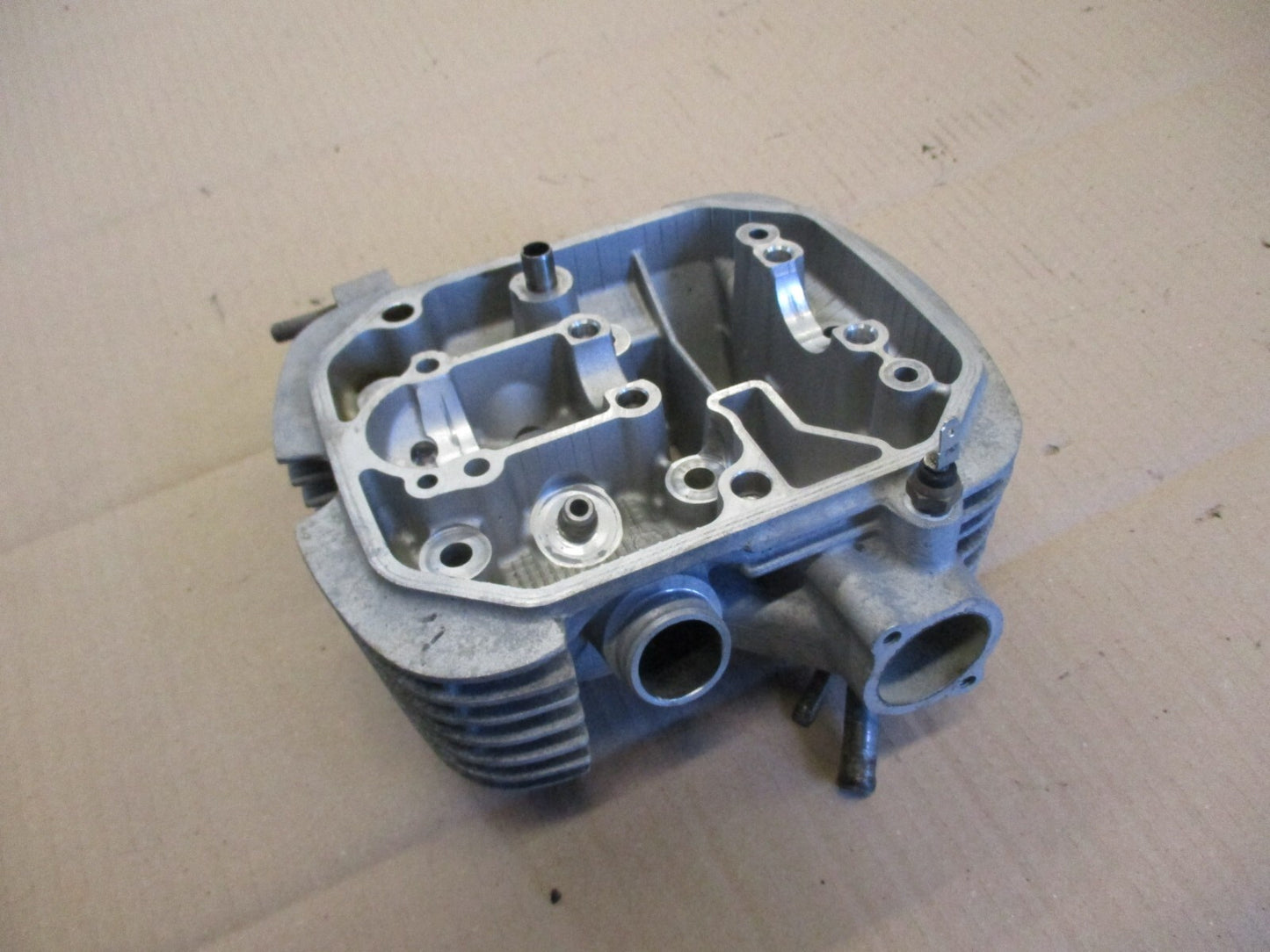 Culasse arrière nue pour Honda 125 XLV Varadéro - JC32
