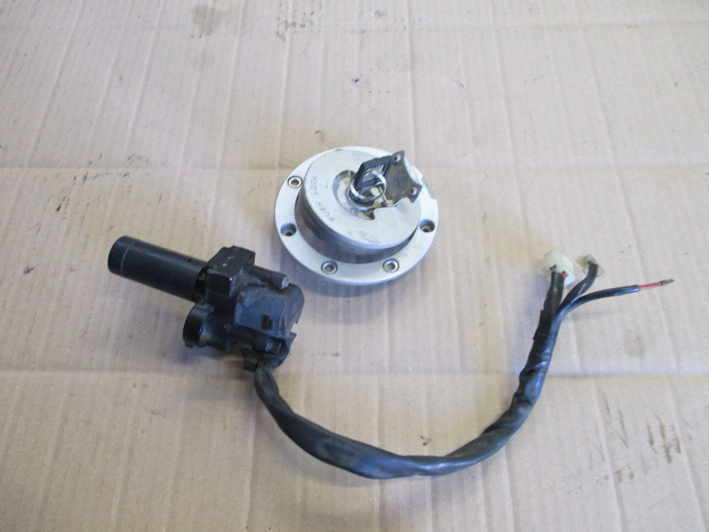 Nieman + bouchon essence pour Honda 650 NTV REVERE - RC33
