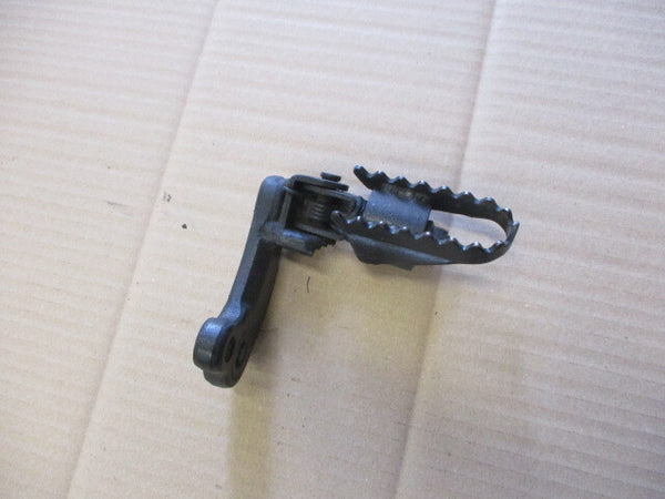 Cale pied avant droit pour Suzuki 125 DR - SF44A