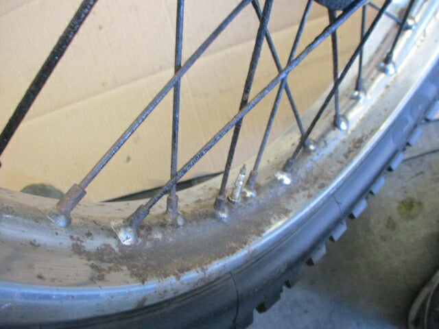 Roue arrière avec pneu MICHELIN T65 très peu roulé pour Honda 125 XLR - JD04