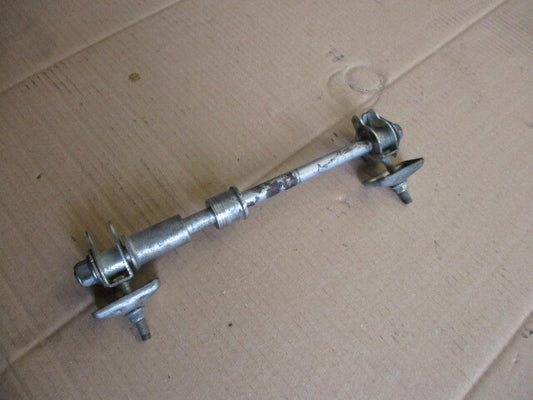 Axe de roue arrière pour Suzuki 125 GZ Marauder
