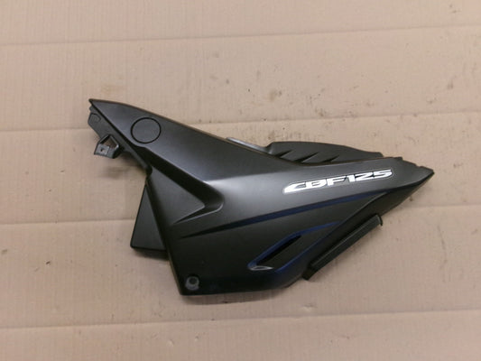 Cache latéral gauche pour Honda 125 CBF - JC40A