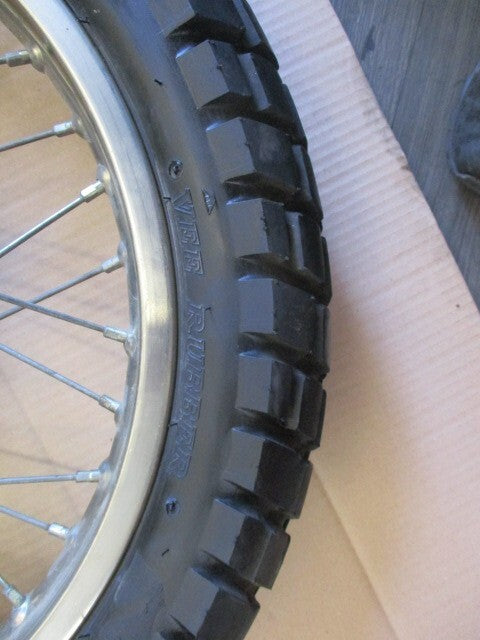 Roue arrière avec pneu très peu roulé pour Suzuki 125 DR - SF43B