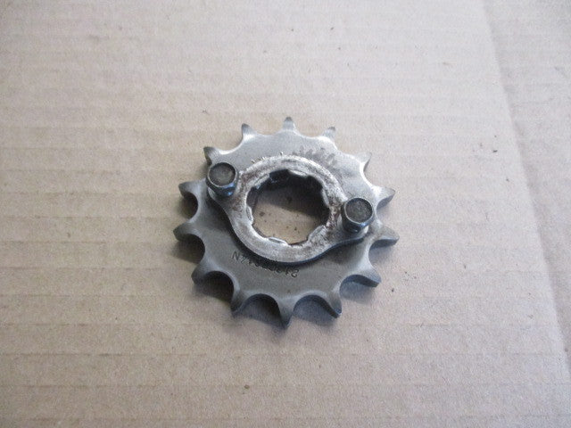 Pignon sortie de boite pour Yamaha 125 TW - DE01 - DE054