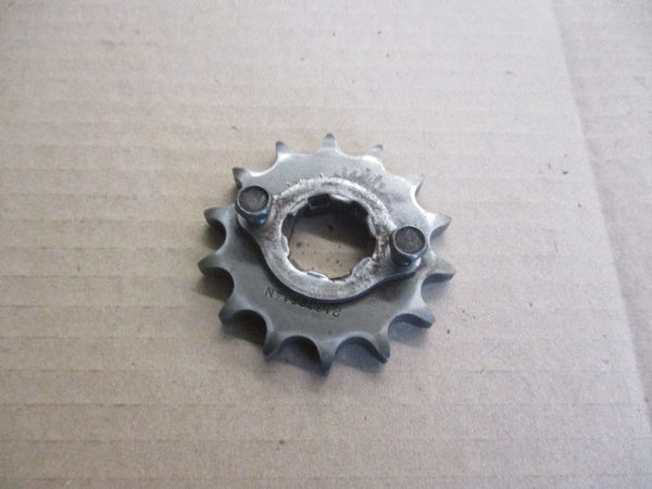 Pignon sortie de boite pour Yamaha 125 TW - DE01 - DE054