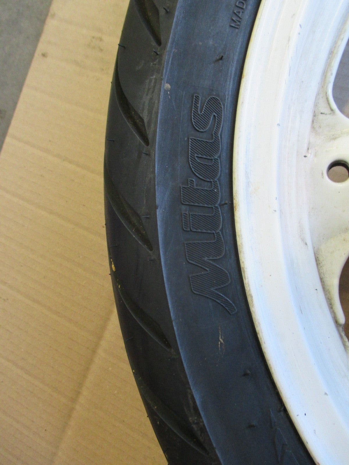 Roue arrière + disque avec pneu ayant très peu roulé pour Yamaha 250 TZR