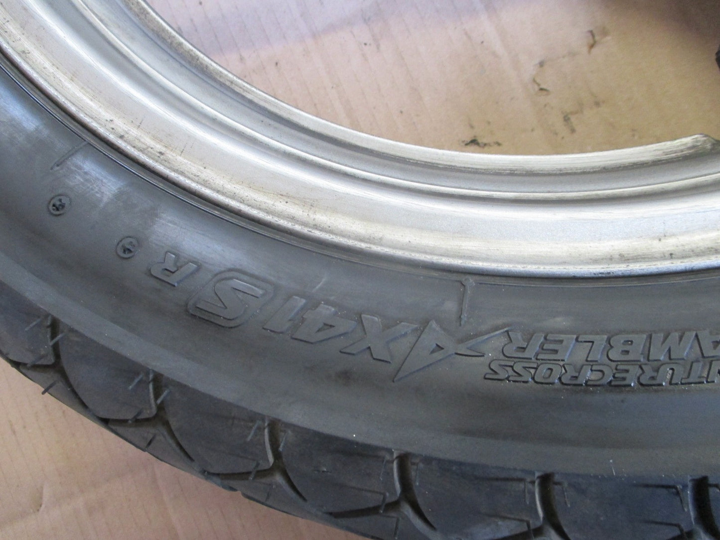 Roue avant et roue arrière avec pneu bon état pour Honda 125 XLV Varadéro - JC32