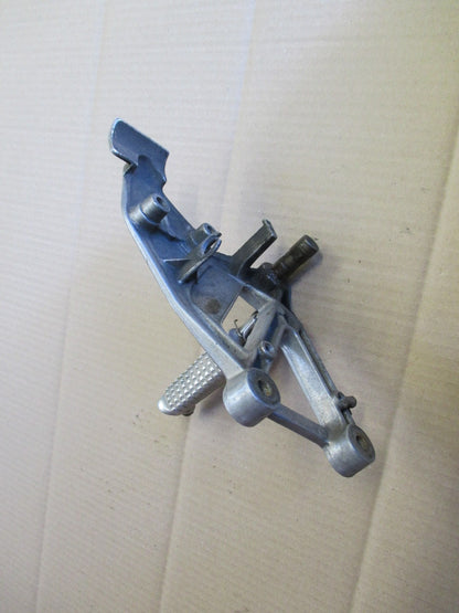 Platine cale pied arrière gauche pour Honda 750 VFR - RC36 - Phase 1 - 1990/1993