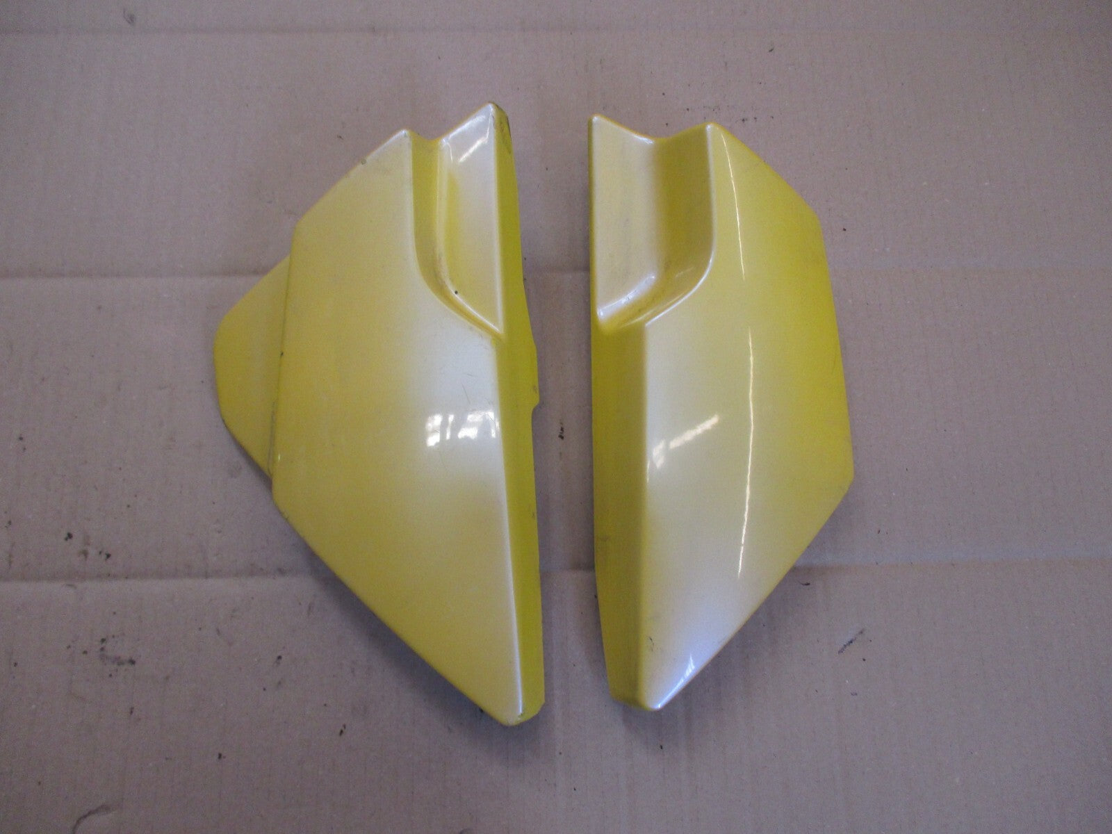 Caches latéraux pour Yamaha 750 FZX - 2JE - 4AM