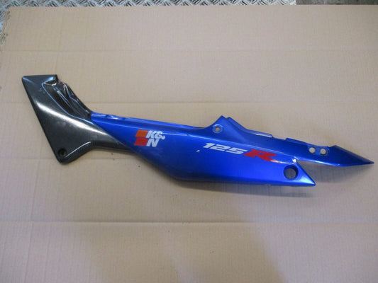 Cache latéral gauche pour Honda 125 CBR - JC34