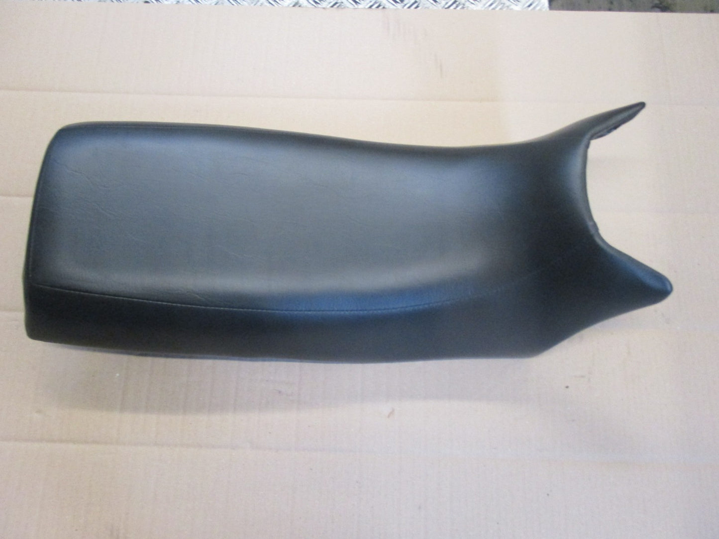 Selle refaite à neuf pour Yamaha 600 XT - 2KF