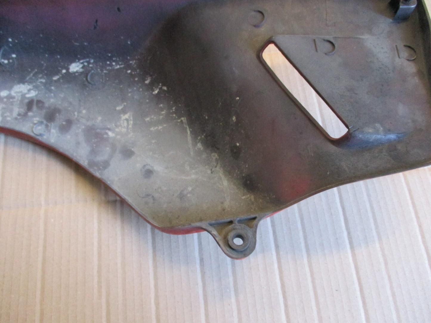 Cache latéral gauche pour Suzuki 800 DR - SR43A