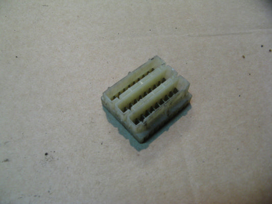 Connecteur électrique pour Honda 125 XLR - JD04