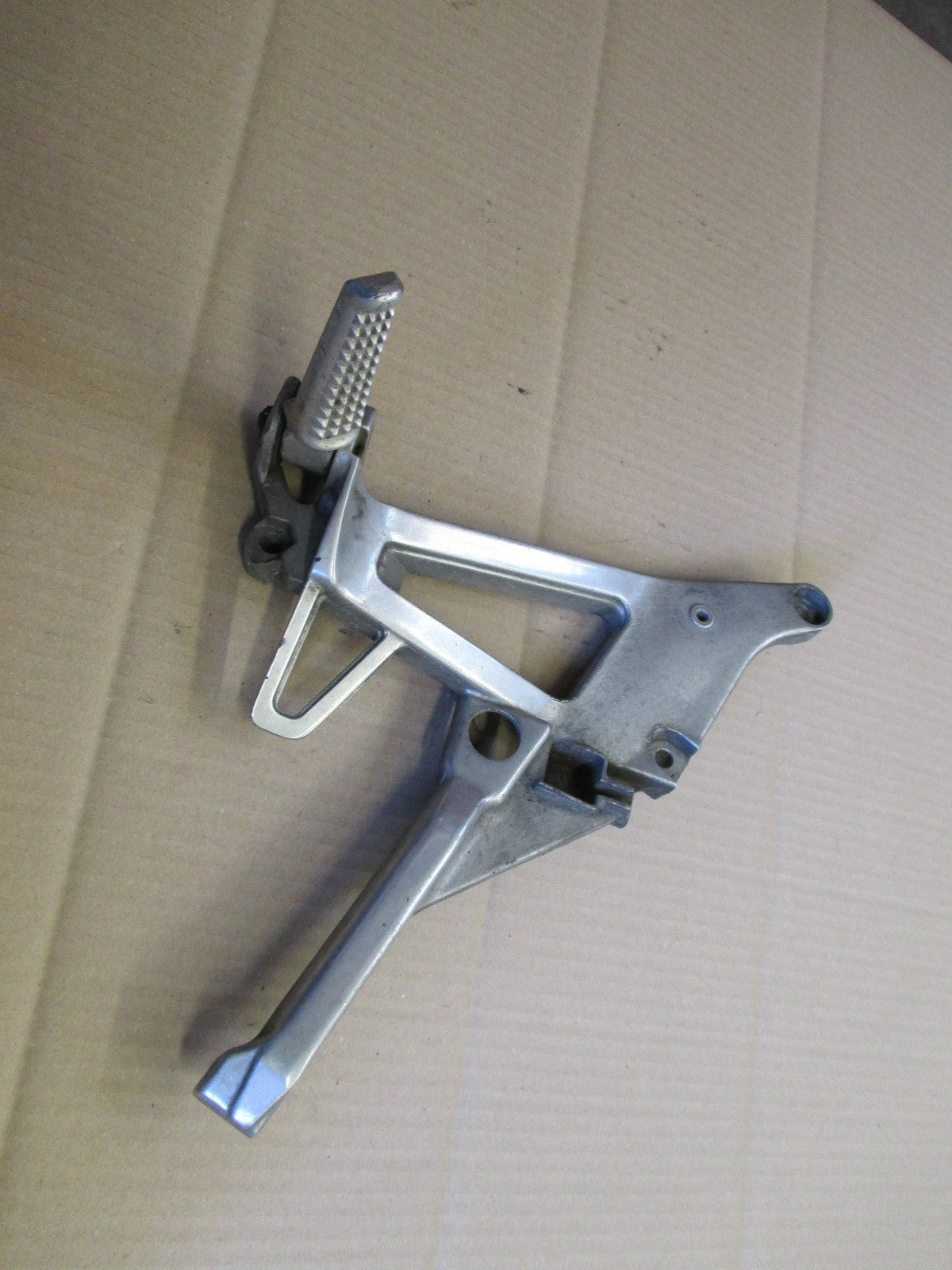 Platine cale pied arrière gauche pour Honda 750 VFR - RC36 - Phase 1 - 1990/1993