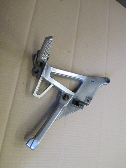 Platine cale pied arrière gauche pour Honda 750 VFR - RC36 - Phase 1 - 1990/1993