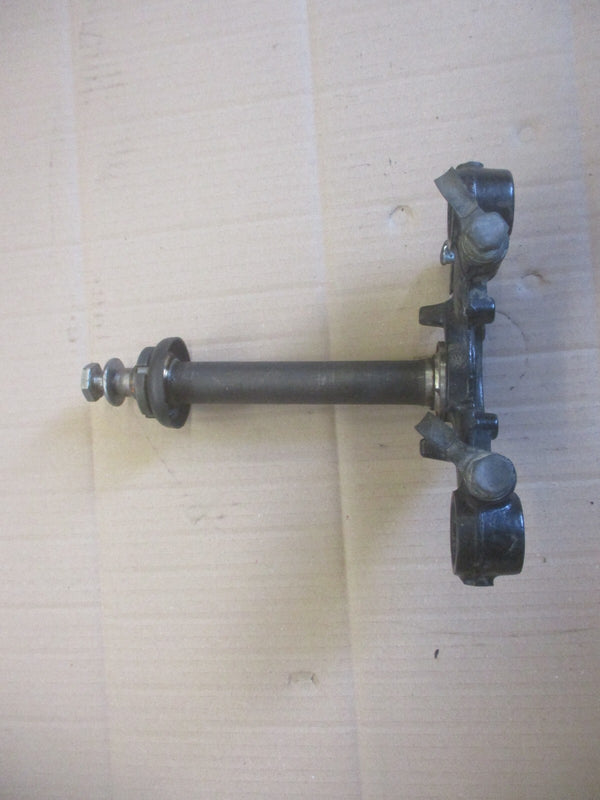 Té inférieur de fourche pour Suzuki 125 GT