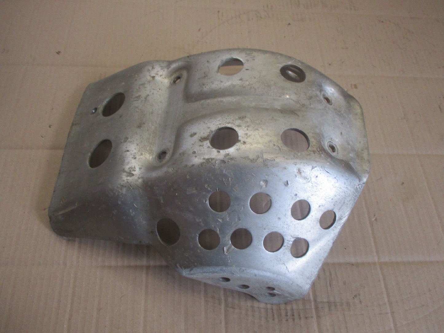 Sabot moteur aluminium tole épaisse pour Suzuki 600 DR - 650 DR - SN41A - SP41A