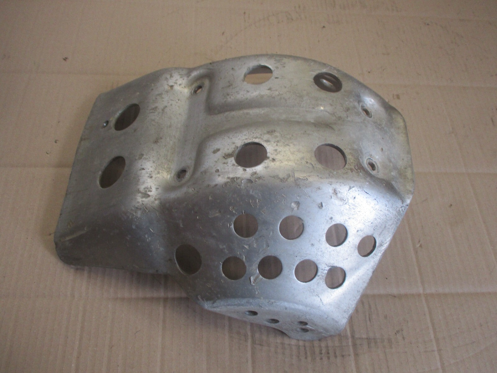 Sabot moteur aluminium tole épaisse pour Suzuki 600 DR - 650 DR - SN41A - SP41A